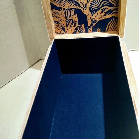 Suenos de Saundra Upcycled Collection, RARE Blue in Green Cigar Box, Home Decor - Picture 6 of 10